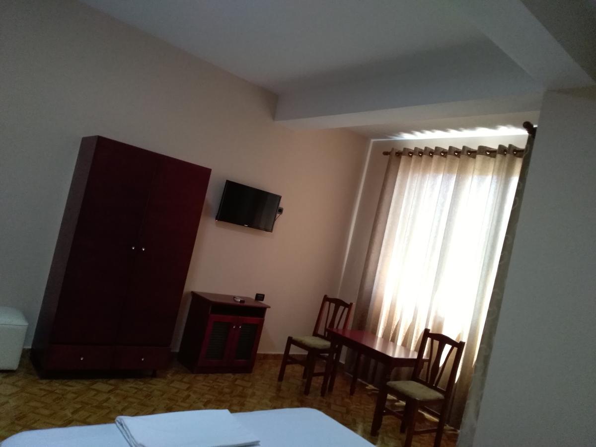 Hotel Gjeli Fier Dış mekan fotoğraf