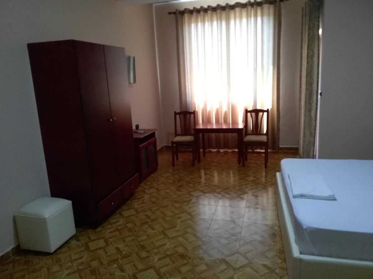 Hotel Gjeli Fier Dış mekan fotoğraf