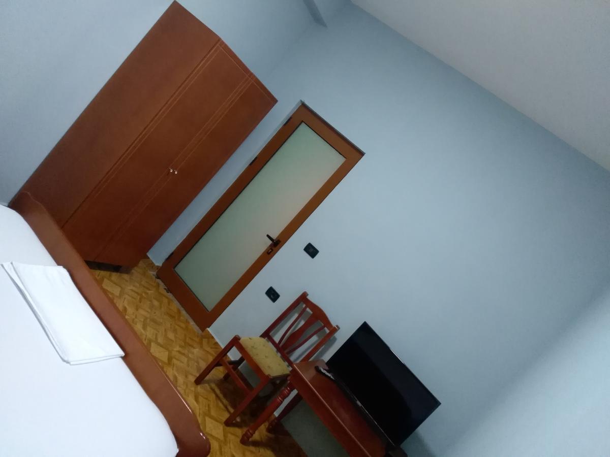 Hotel Gjeli Fier Dış mekan fotoğraf
