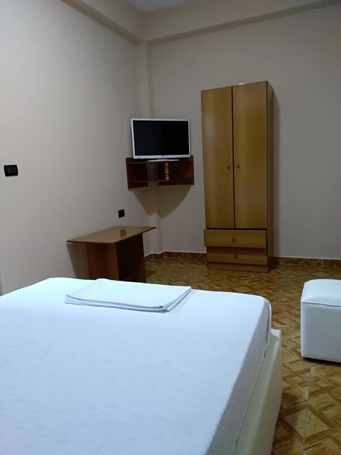 Hotel Gjeli Fier Dış mekan fotoğraf